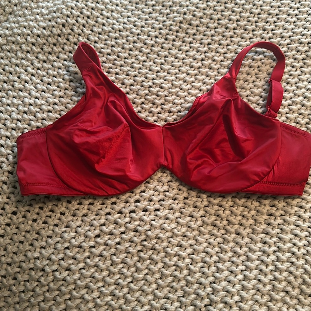 Soma 40DD bra. Sensuous sides minimizer.
